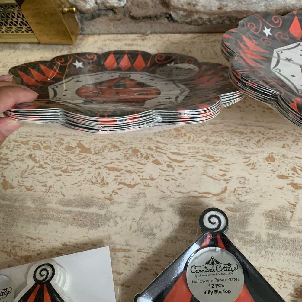 Johanna parker Carnival cottage Billy big top paper plate & napkin set + Kooky s - Picture 16 of 16